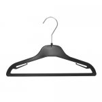 NC 31 - Children's hangers, with a crossbar (Italy)