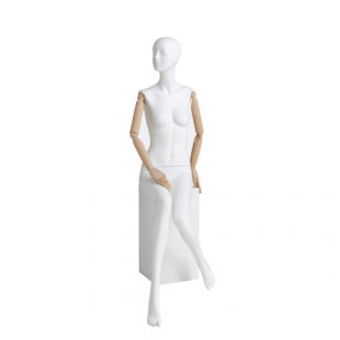 Jess 04 \ Female mannequin, seated (with wooden arms)