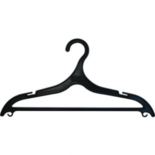 PL 15 \ Plastic clothes hangers