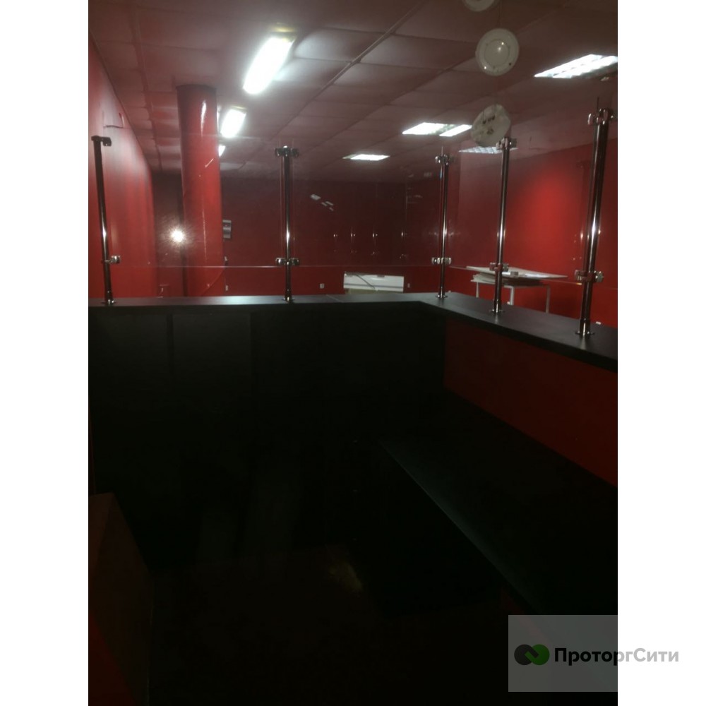 Arlecchino reception desk red and black with glass partitions