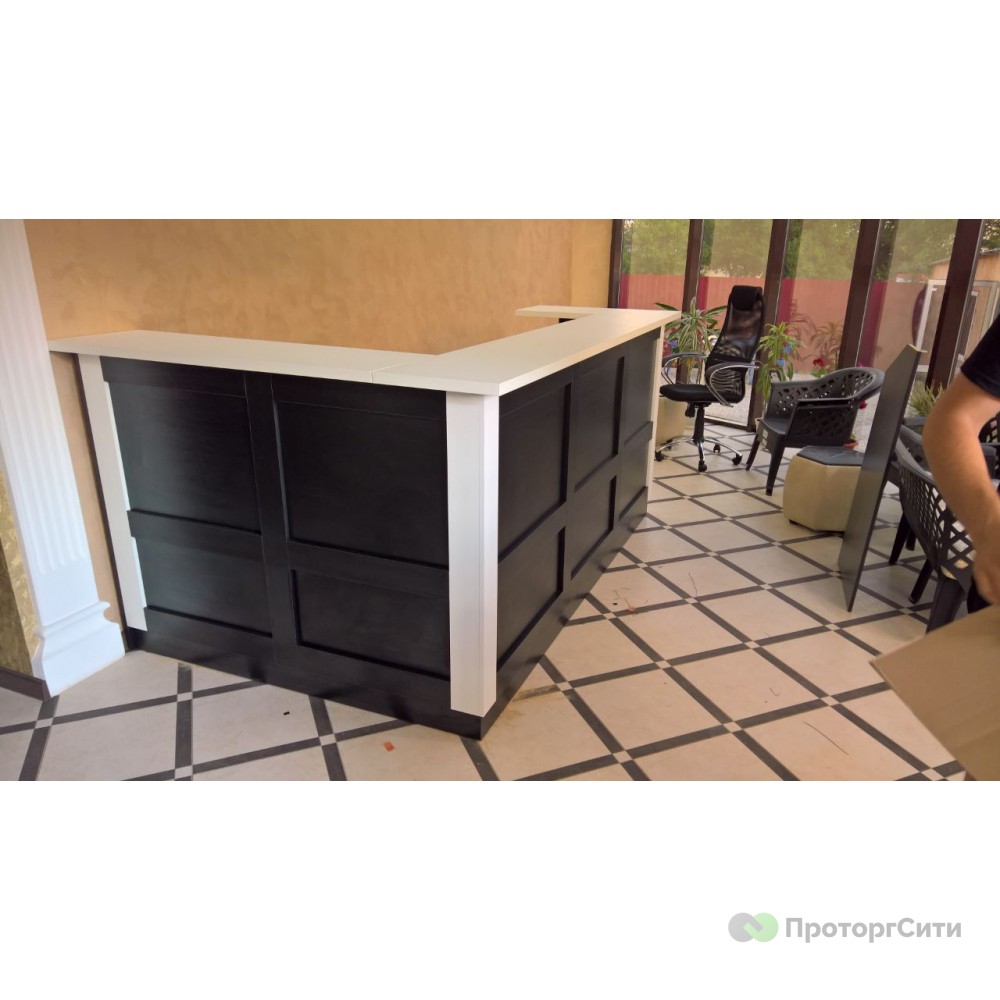 Corner reception desk Square