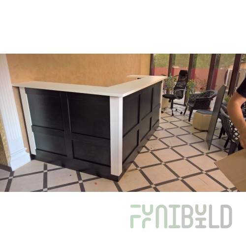 Corner reception desk Square