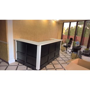 Corner reception desk Square