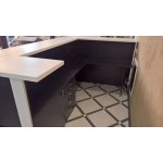 Corner reception desk Square