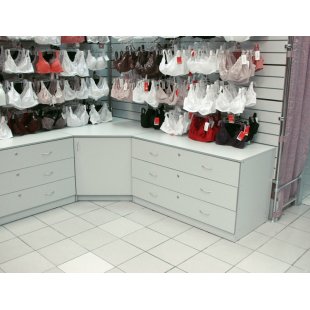 Trade furniture "Labaz" for a clothing store