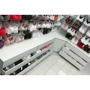 Trade furniture "Labaz" for a clothing store