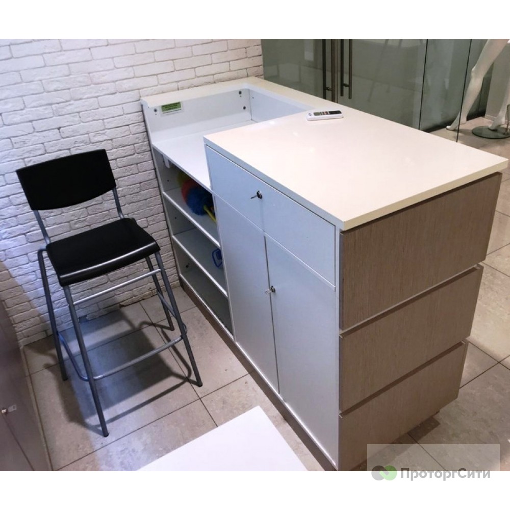 Trade furniture "Tis" for a clothing store