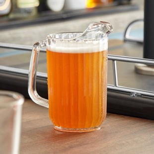 Cambro P320CW135 Camwear® 32 oz. Clear Customizable Plastic Pitcher Cambro P320CW135 Camwear® 32 oz. Clear Customizable Plastic Pitcher