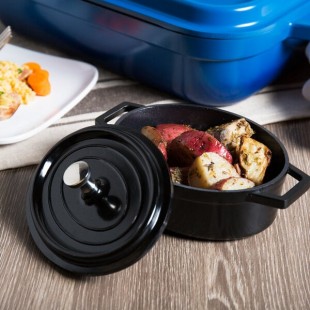 GET Heiss 12 oz. Black Enamel Coated Cast Aluminum Mini Coated Cast Aluminum Oval Pot with Lid CA-103-BK/BK/CC