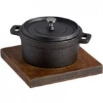Valor 16 oz. Pre-Seasoned Mini Cast Iron Pot with Cover - 12/Case Valor 16 oz. Pre-Seasoned Mini Cast Iron Pot with Cover - 12/Case