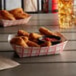 #250 2 1/2 lb. Red Plaid Paper Food Tray - 500/Case #250 2 1/2 lb. Red Plaid Paper Food Tray - 500/Case