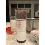 OXO 1250080 Good Grips 1 Pint (2 Cups) Adjustable Clear Measuring Cup OXO 1250080 Good Grips 1 Pint (2 Cups) Adjustable Clear Measuring Cup