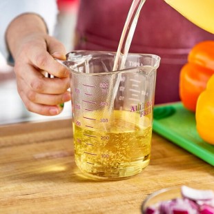 Choice 1 Pint Purple Allergen-Free Plastic Measuring Cup Choice 1 Pint Purple Allergen-Free Plastic Measuring Cup