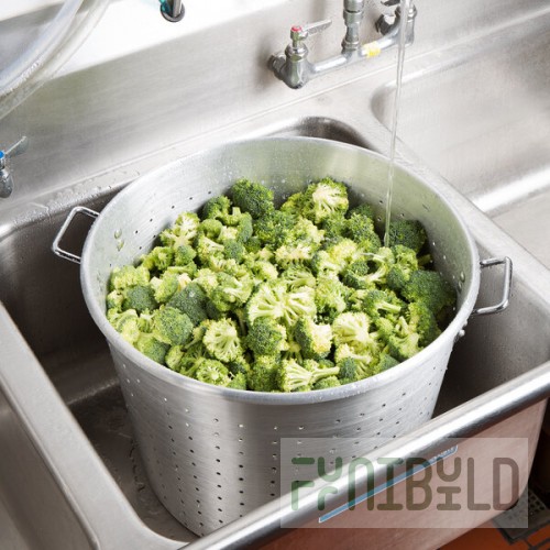 Town 38020 150 Qt. Tapered Aluminum Vegetable Colander with Handles