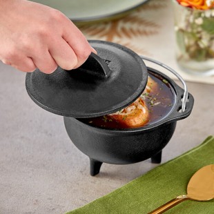 Lodge HCK 16 oz. Pre-Seasoned Heat-Treated Mini Cast Iron Country Kettle with Cover Lodge HCK 16 oz. Pre-Seasoned Heat-Treated Mini Cast Iron Country Kettle with Cover