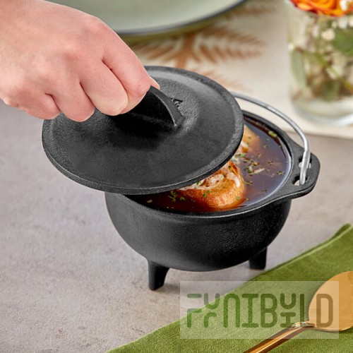 Lodge HCK 16 oz. Pre-Seasoned Heat-Treated Mini Cast Iron Country Kettle with Cover