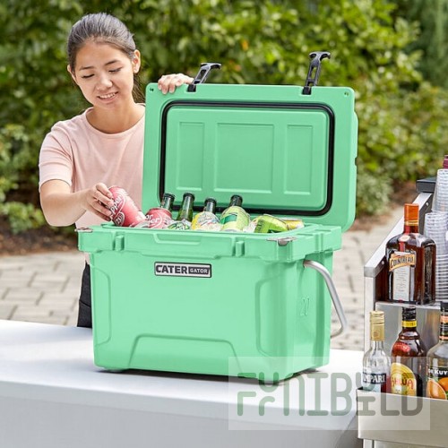 CaterGator CG20SF Seafoam 20 Qt. Rotomolded Outdoor Cooler / Ice Chest