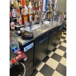 Avantco UDD-4-HC Black Kegerator / Beer Dispenser with (2) 2 Tap Towers - (3) 1/2 Keg Capacity Avantco UDD-4-HC Black Kegerator / Beer Dispenser with (2) 2 Tap Towers - (3) 1/2 Keg Capacity