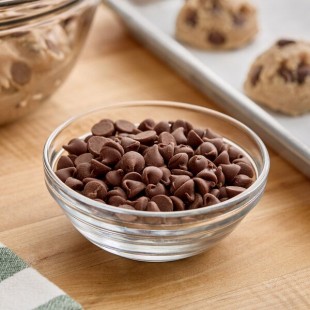 HERSHEY'S 25 lb. Milk Chocolate 1M Baking Chips HERSHEY'S 25 lb. Milk Chocolate 1M Baking Chips