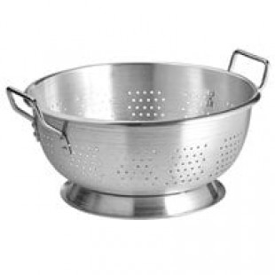 Carlisle 60278 Signature Select Dura-Ware 8 Qt. Aluminum Colander with Base and Handles