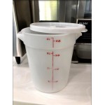 Choice 12, 18, and 22 Qt. White Round Polypropylene Food Storage Container Lid Choice 12, 18, and 22 Qt. White Round Polypropylene Food Storage Container Lid