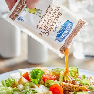 Hellmann's 1.5 oz. Balsamic Vinaigrette Dressing Packet - 102/Case Hellmann's 1.5 oz. Balsamic Vinaigrette Dressing Packet - 102/Case
