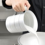 Vollrath 68351 2 Qt. Aluminum Measuring Cup