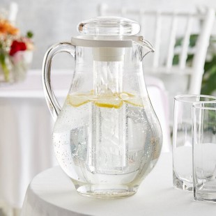 TableCraft 328 3 Qt. Polycarbonate Pitcher with Ice Core TableCraft 328 3 Qt. Polycarbonate Pitcher with Ice Core