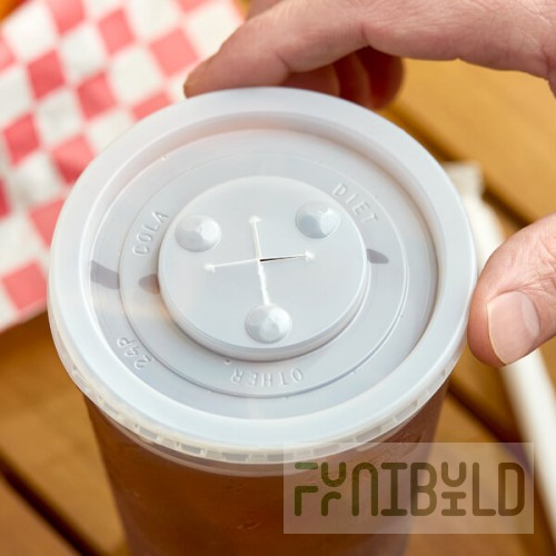 WNA Comet Frost-Flex 20 oz. and 24 oz. Translucent Lid with Straw Slot - 1,000/Case