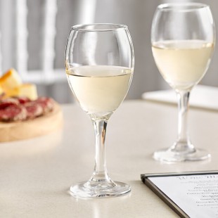 Acopa Bouquet 8.5 oz. Wine Glass - 12/Pack