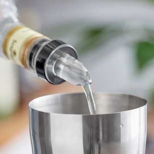 Choice Short Free Flow Clear Liquor Pourer with Collar - 12/Pack