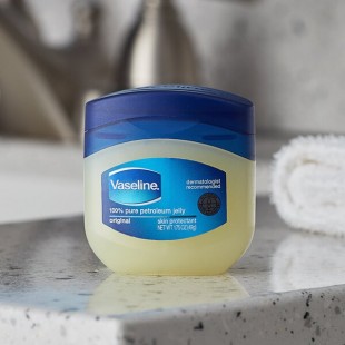 Vaseline 31100 1.75 oz. Petroleum Jelly Original Jar - 144/Case Vaseline 31100 1.75 oz. Petroleum Jelly Original Jar - 144/Case