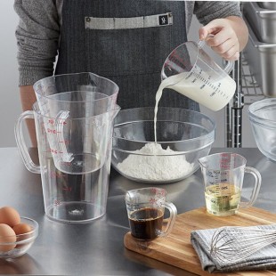 Carlisle 5-Piece Clear Polycarbonate Measuring Cup Set Carlisle 5-Piece Clear Polycarbonate Measuring Cup Set