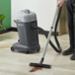 Advance VL500 35 107409094 9 Gallon Wet / Dry Vacuum with Tool Kit - 120V, 1,100W