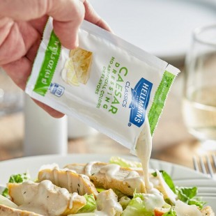 Hellmann's 1.5 oz. Creamy Caesar Dressing Packet - 102/Case Hellmann's 1.5 oz. Creamy Caesar Dressing Packet - 102/Case