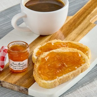 Bonne Maman Apricot Preserves 1 oz. Mini Jar - 60/Case Bonne Maman Apricot Preserves 1 oz. Mini Jar - 60/Case