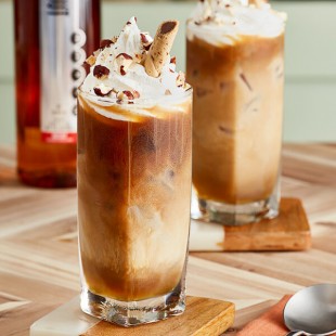 SHOTT Hazelnut Concentrated Flavoring Syrup 1 Liter - 6/Case SHOTT Hazelnut Concentrated Flavoring Syrup 1 Liter - 6/Case