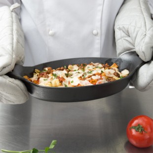 Lodge HOSD 36 oz. Pre-Seasoned Heat-Treated Mini Cast Iron Oval Casserole Dish Lodge HOSD 36 oz. Pre-Seasoned Heat-Treated Mini Cast Iron Oval Casserole Dish