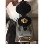 Waring WW180X Single Belgian Waffle Iron / Maker - 120V Waring WW180X Single Belgian Waffle Iron / Maker - 120V