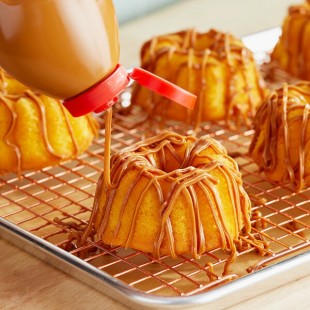 Lotus Biscoff Creamy Cookie Butter Topping 2.2 lb. - 8/Case Lotus Biscoff Creamy Cookie Butter Topping 2.2 lb. - 8/Case