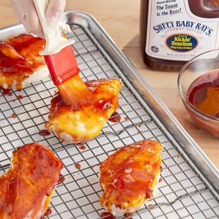 Sweet Baby Ray's Kickin' Bourbon Wing Sauce 0.5 Gallon - 4/Case