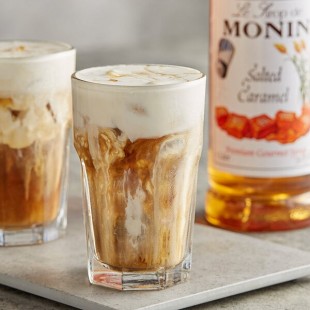 Monin Premium Salted Caramel Flavoring Syrup 1 Liter - 4/Case