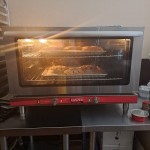 Scratch and Dent Avantco CO-38M Full Size Countertop Convection Oven, 4.4 cu. ft. - 208/240V, 3,500/4,600W Scratch and Dent Avantco CO-38M Full Size Countertop Convection Oven, 4.4 cu. ft. - 208/240V, 3,500/4,600W