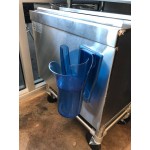 San Jamar SI7000 Saf-T-Ice Ice Scoop Holder with 12-16 oz. Ice Scoop San Jamar SI7000 Saf-T-Ice Ice Scoop Holder with 12-16 oz. Ice Scoop