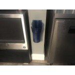San Jamar SI7000 Saf-T-Ice Ice Scoop Holder with 12-16 oz. Ice Scoop San Jamar SI7000 Saf-T-Ice Ice Scoop Holder with 12-16 oz. Ice Scoop