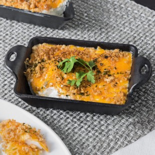 Lodge HMS14RC 14 oz. Pre-Seasoned Heat-Treated Mini Cast Iron Rectangular Casserole Dish Lodge HMS14RC 14 oz. Pre-Seasoned Heat-Treated Mini Cast Iron Rectangular Casserole Dish