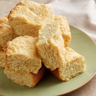 White Lily Buttermilk Self-Rising Cornmeal Mix 5 lb. White Lily Buttermilk Self-Rising Cornmeal Mix 5 lb.