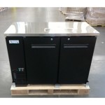 Scratch and Dent Avantco UDD-48-HC Double Tap Kegerator Beer Dispenser - Black, (2) 1/2 Keg Capacity