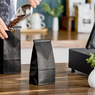 Choice 1/2 lb. Black Paper Coffee Bag with Reclosable Tin Tie - 1,000/Case