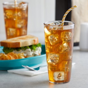 Carlisle 4367407 Swirl 22 oz. Clear Polycarbonate Tumbler - 6/Pack